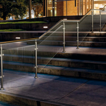 Conector Grapa De Tubo a Vidrio Base Curva herralum