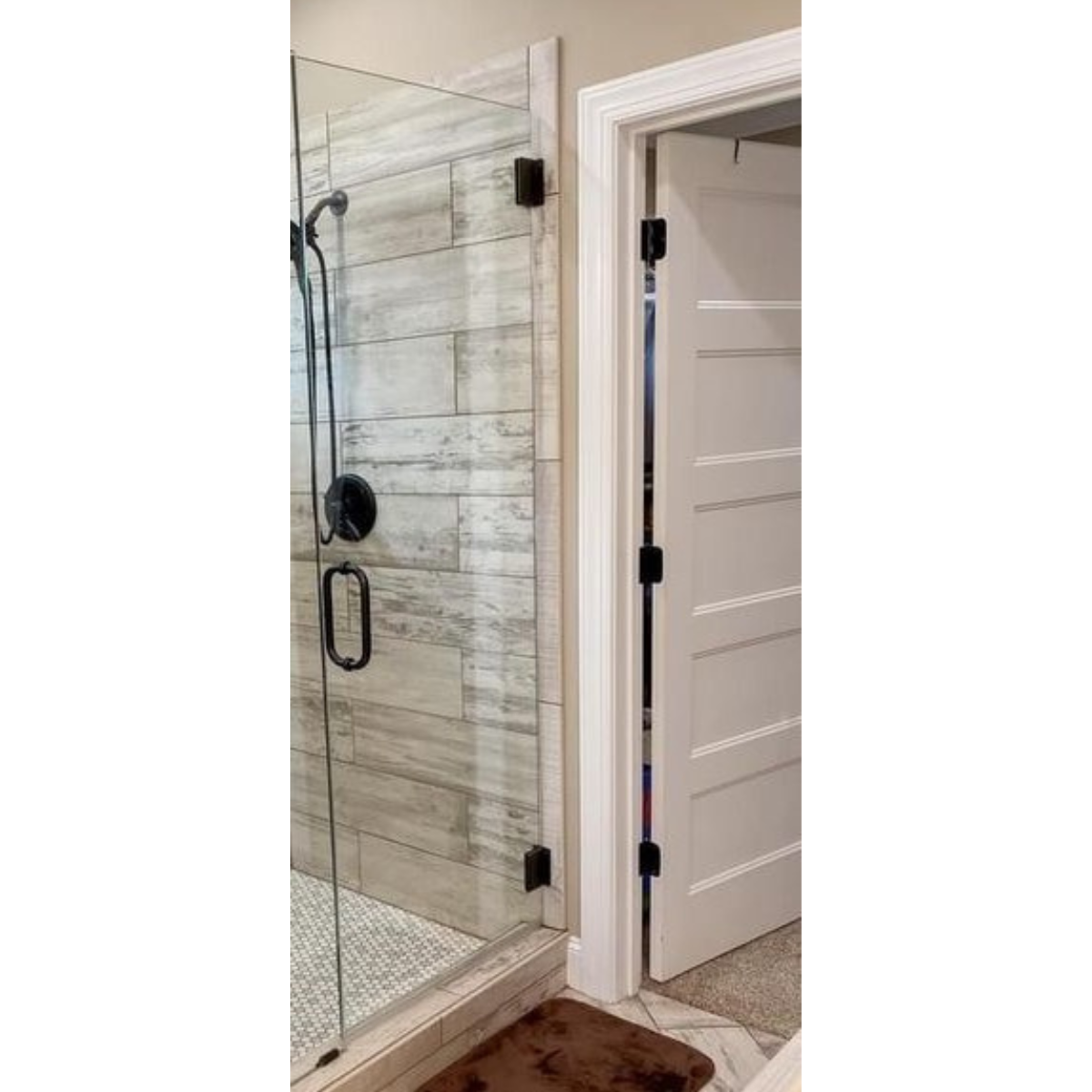 BATHROOM CANCEL 70 X 189 CM WITH FOLDING DOOR