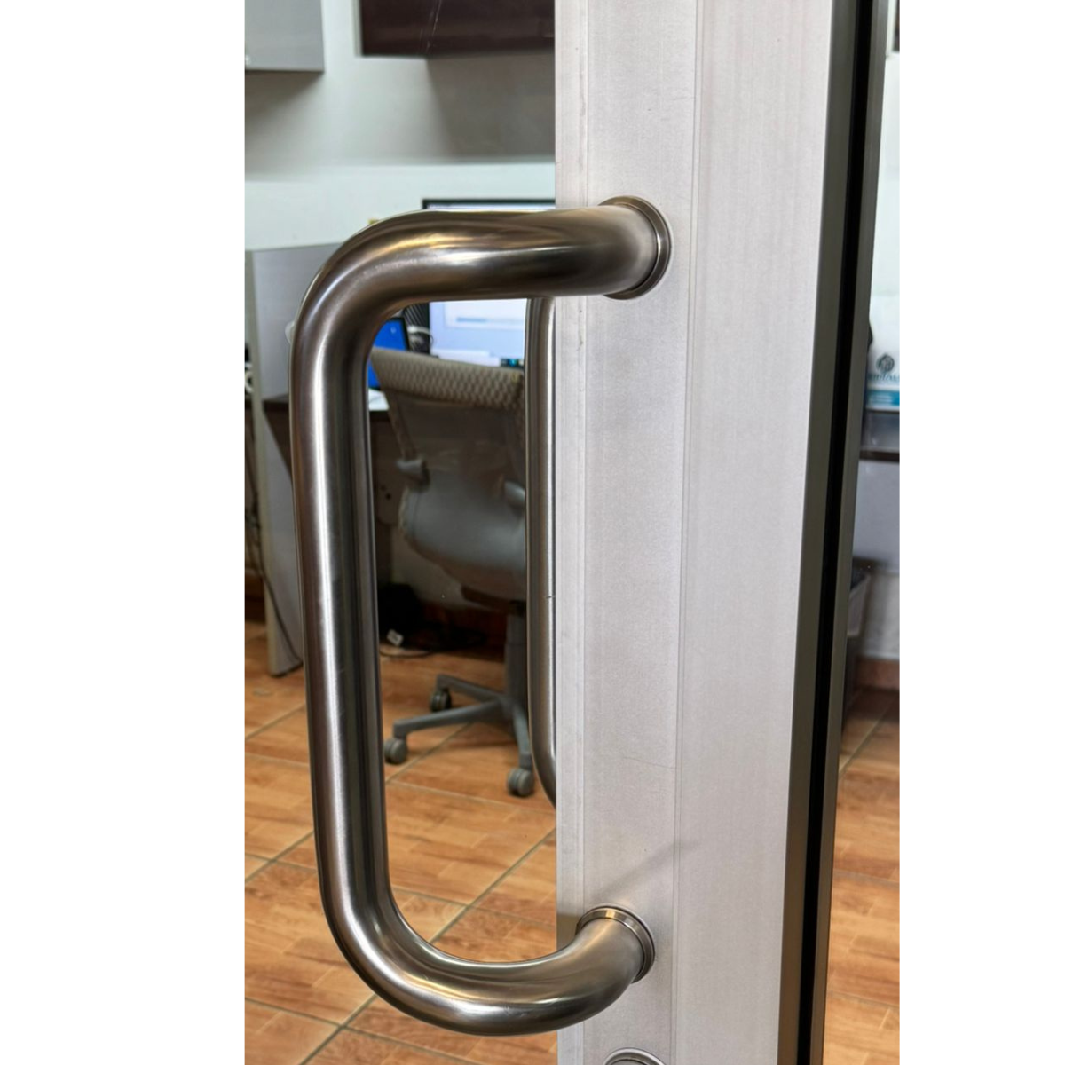 Jaladera para puerta principal Tipo Oxxo 1 1/4" herralum