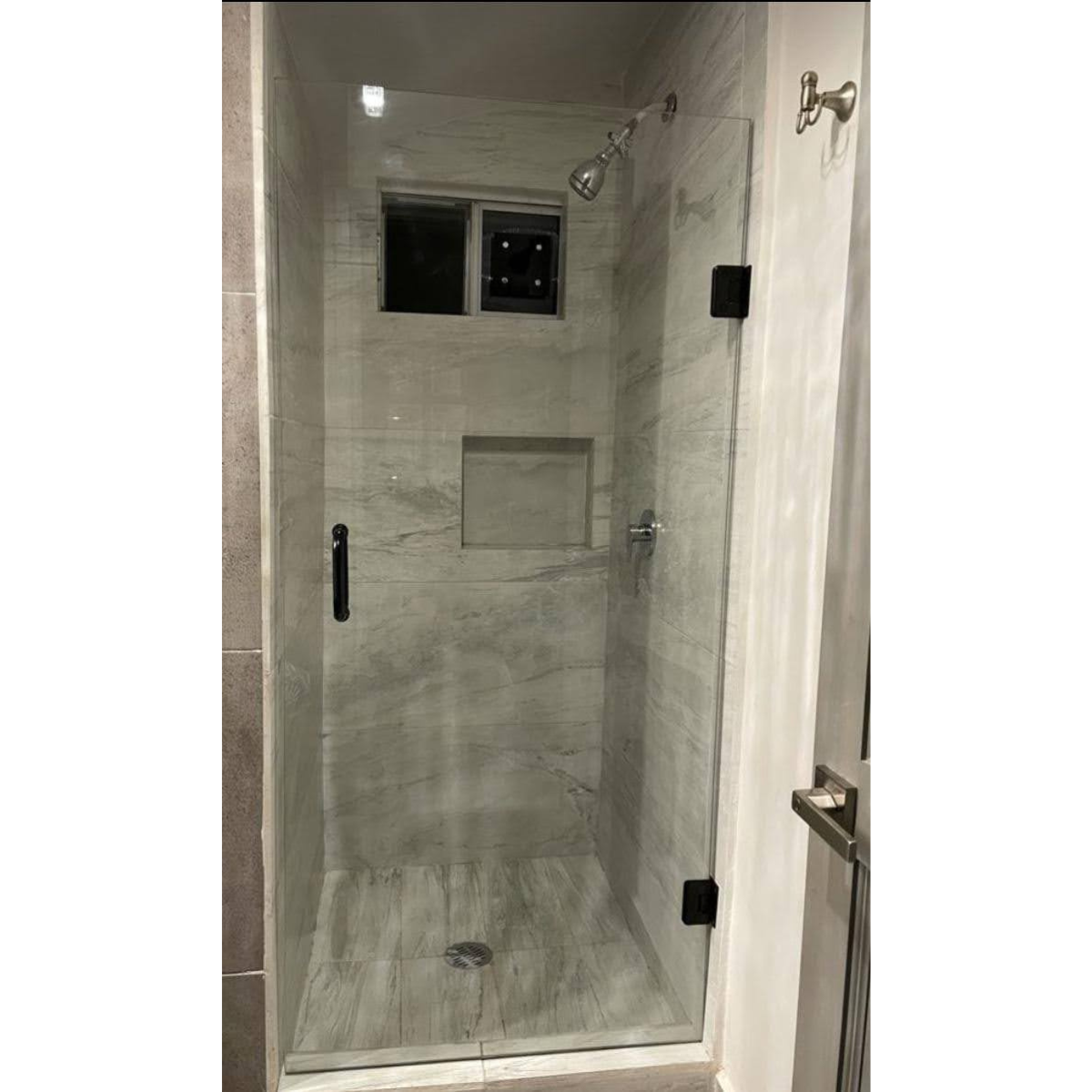 BATHROOM CANCEL 70 X 189 CM WITH FOLDING DOOR