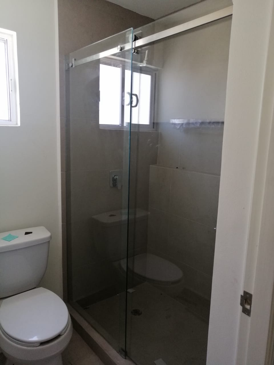 Herrajes Cancel de baño Modelo Bacalar herralum