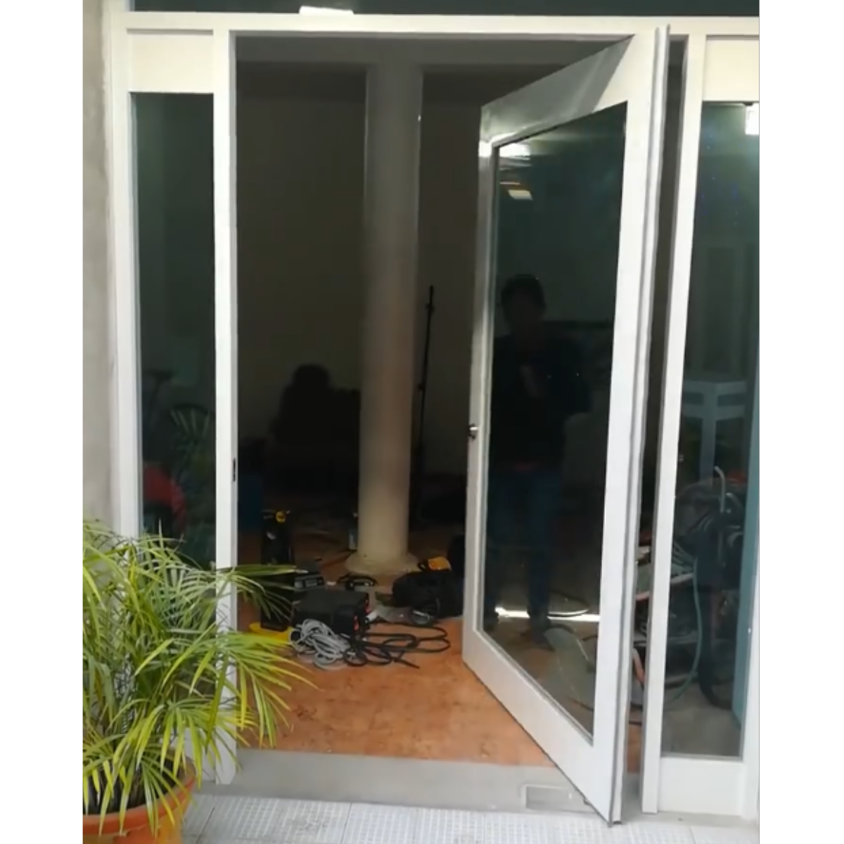 Bisagra Hidráulica de Piso MOD S-202N sin freno SKU 114000000 RYOBI