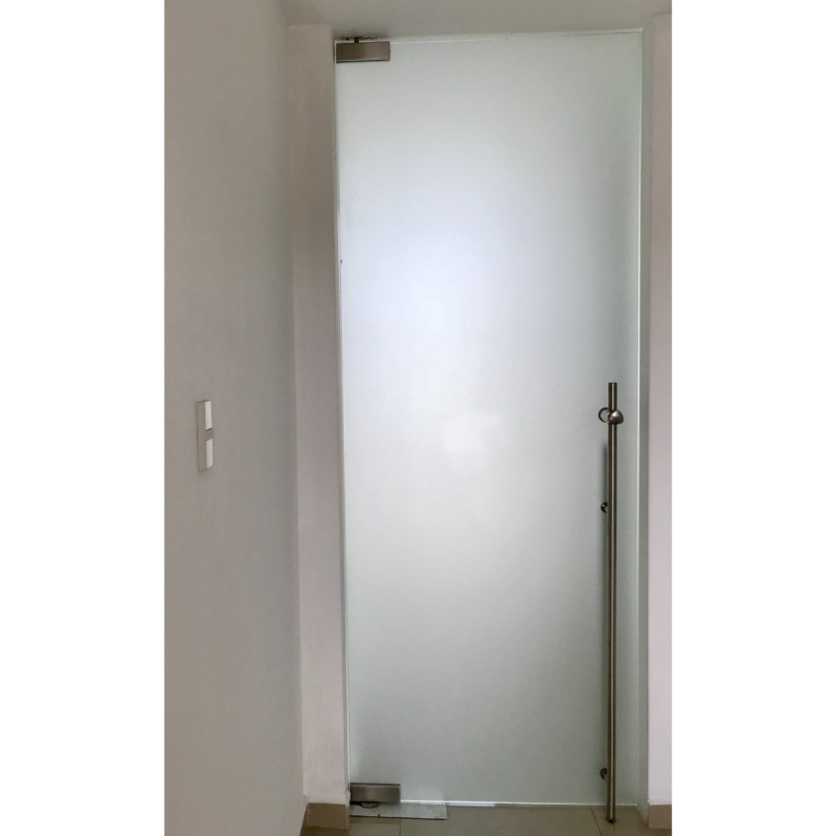 Kit de Bisagra Hidráulica de Piso Ryobi S202N SKU 1012001SA con Herrajes Herralum