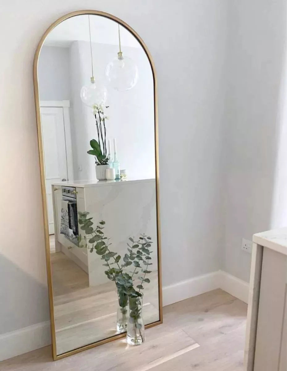 Espejo full body en forma de arco con marco de aluminio color oro 60x150 cm herrashop
