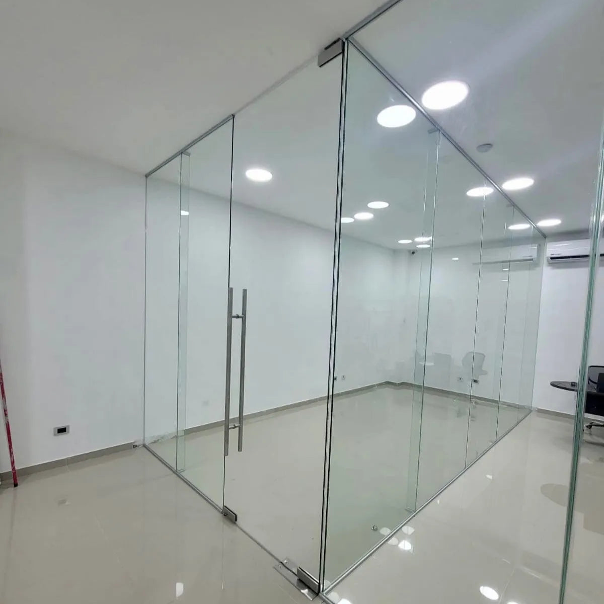 Jaladera para puerta principal Tipo H diametro de 1" herralum
