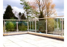 Poste Escuadra Prefabricado Para Barandales de Cristal Templado con Pasamanos Herralum