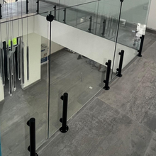 MiniPoste Redondo Negro De 25cm Herralum Para Barandales De Cristal Templado