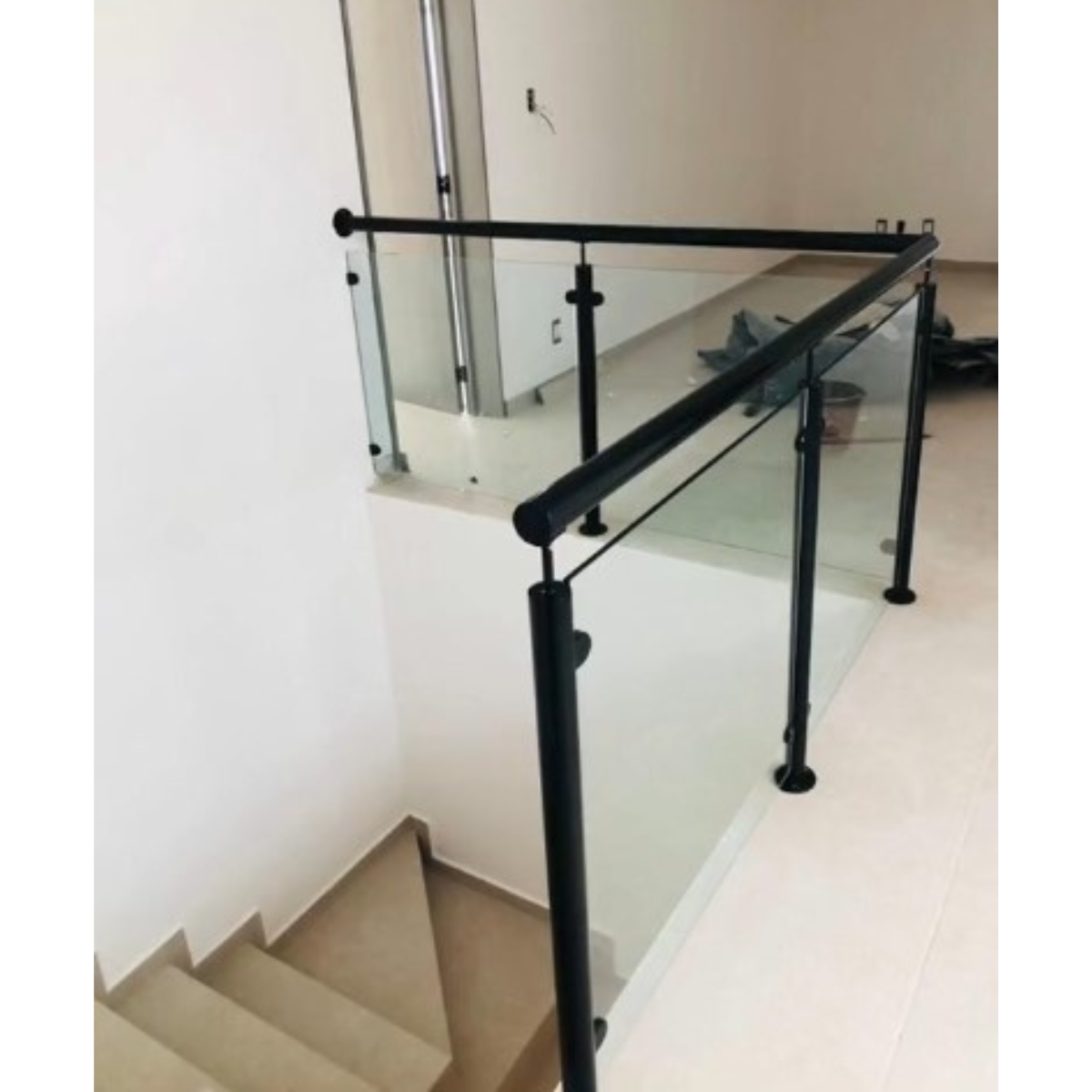 Poste Final Prefabricado Para Barandales de Cristal Templado con Pasamanos Herralum