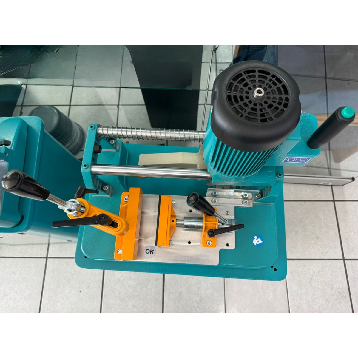 Retestadora 4204 Para Perfiles De Aluminio y PVC Yilmaz
