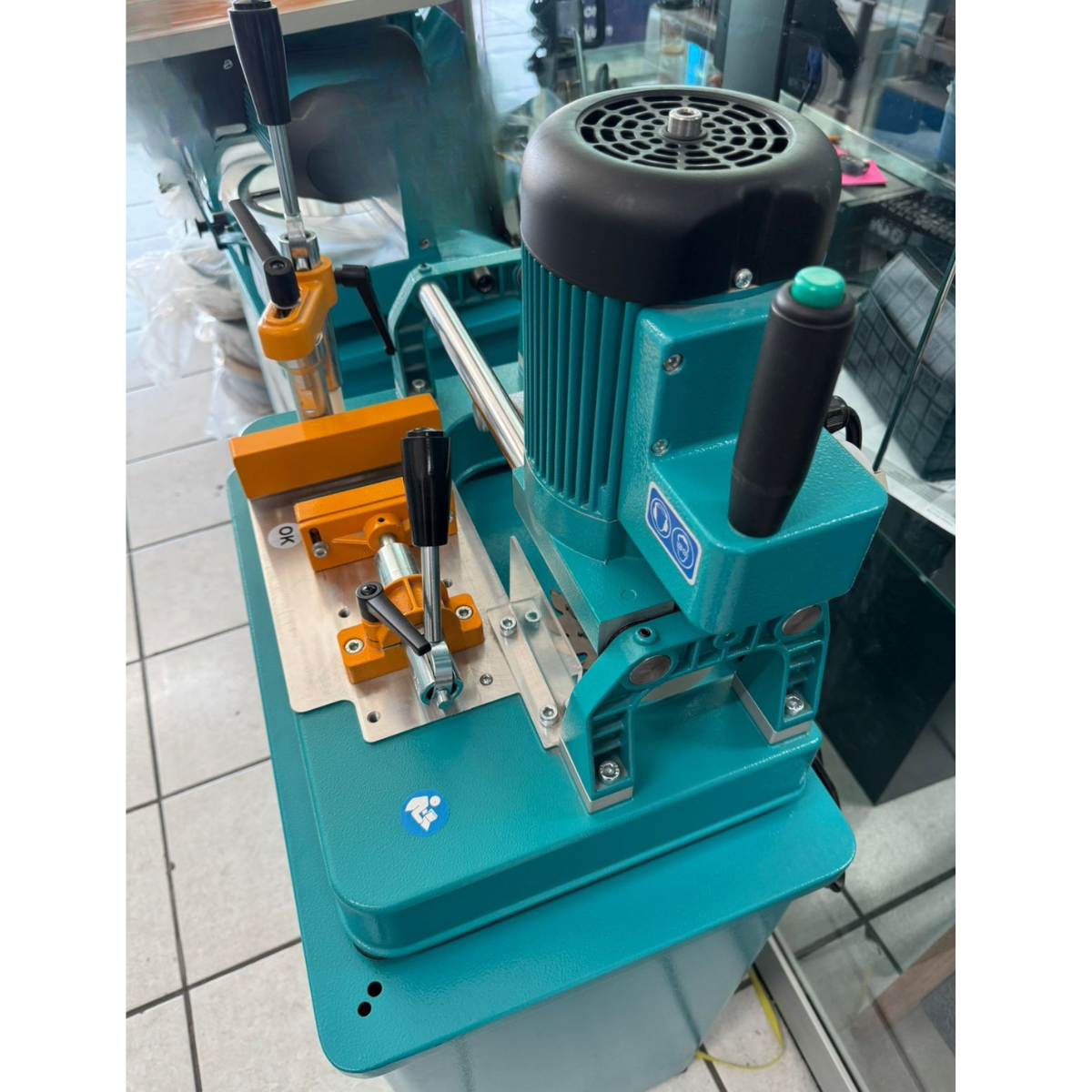 Retestadora 4204 Para Perfiles De Aluminio y PVC Yilmaz