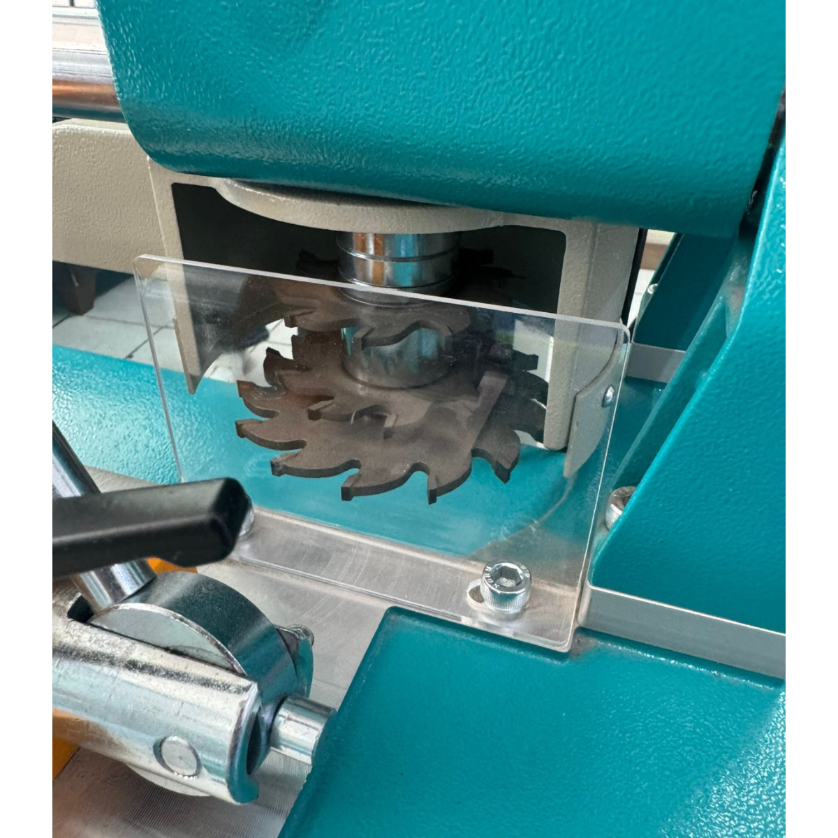 Retestadora 4204 Para Perfiles De Aluminio y PVC Yilmaz
