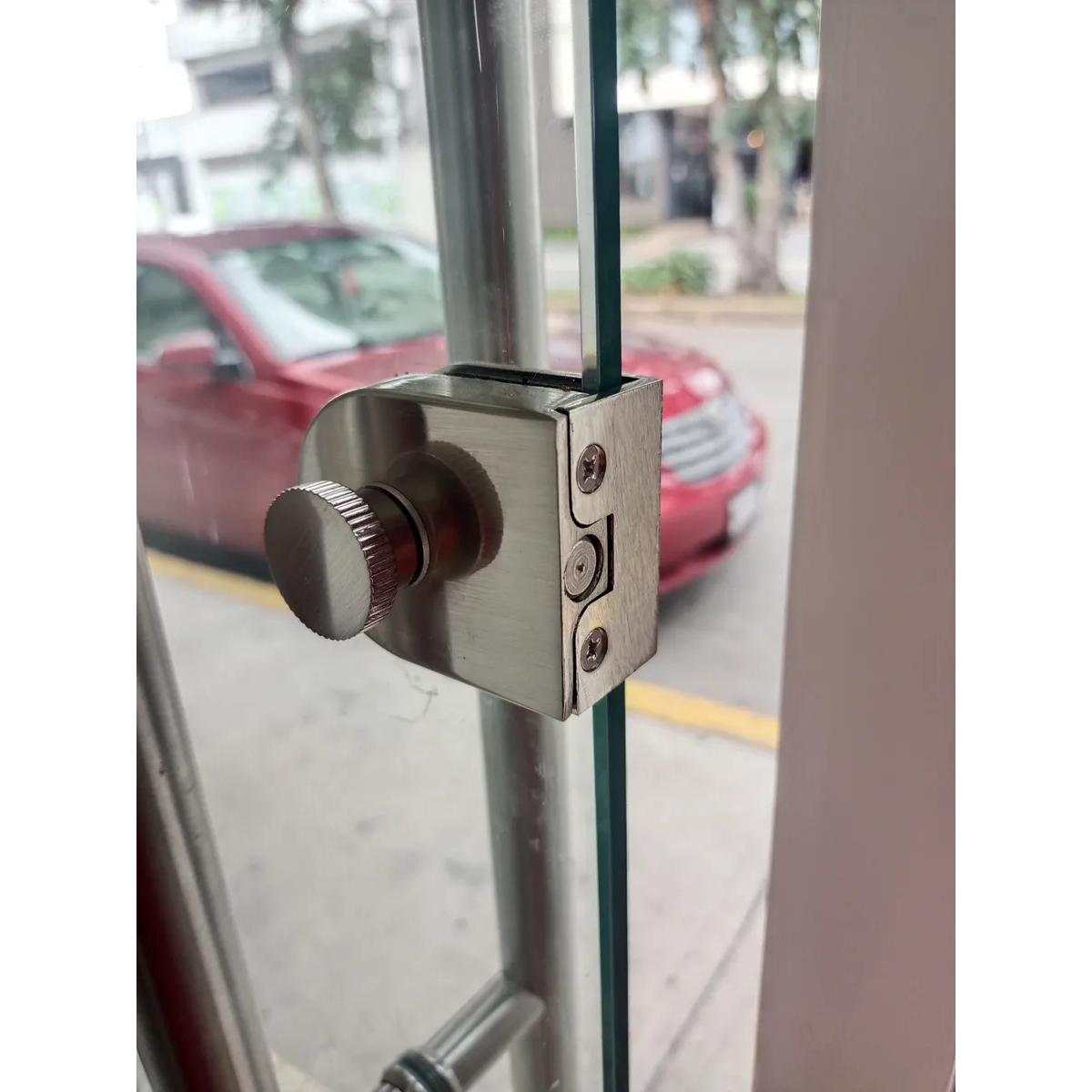 Seguro Xcaret con Perno Para Puerta de Cristal Templado de 9mm herralum