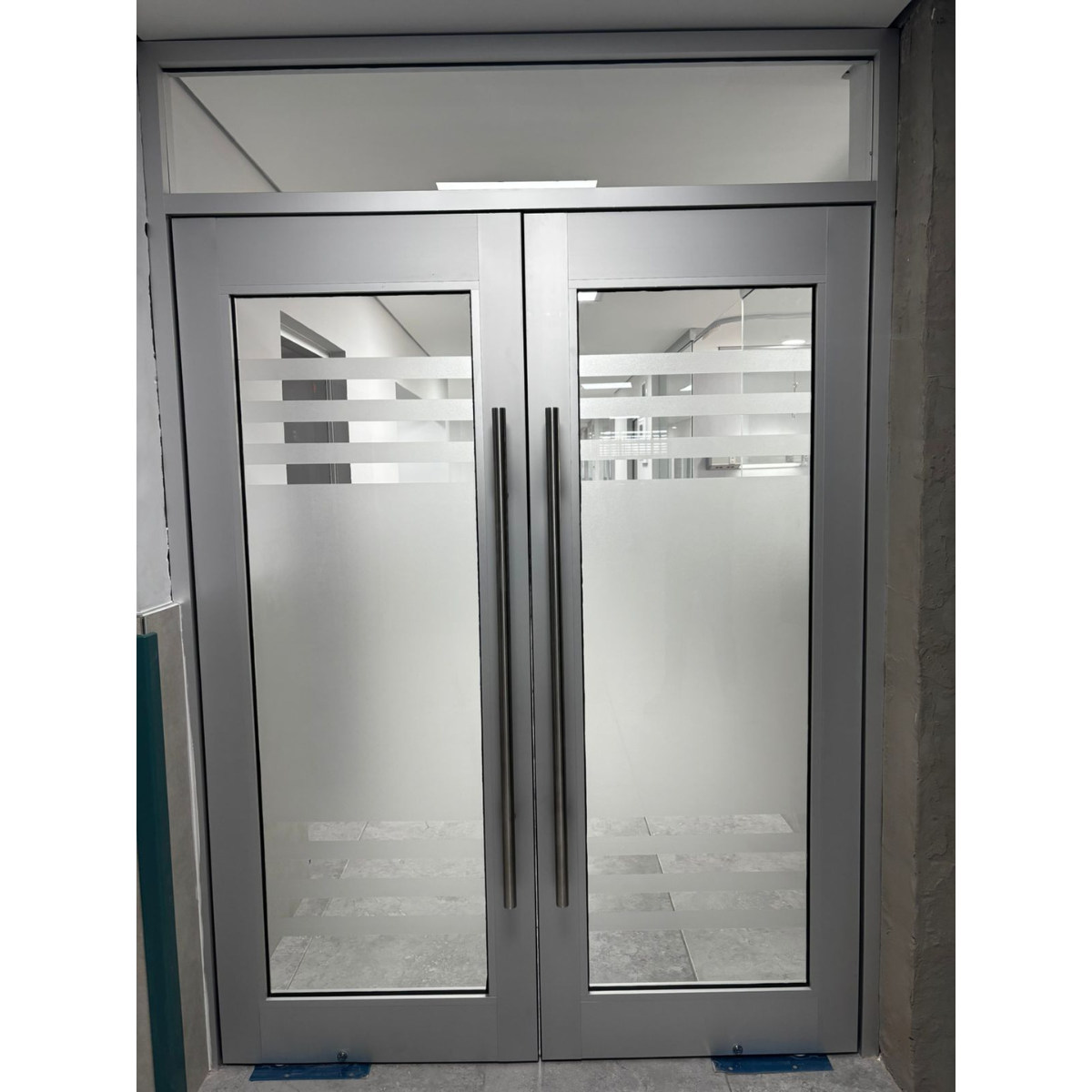 Bisagra Hidráulica De Piso S202 YKS SKU 100300000 Para Puerta hasta 130kg Ryobi