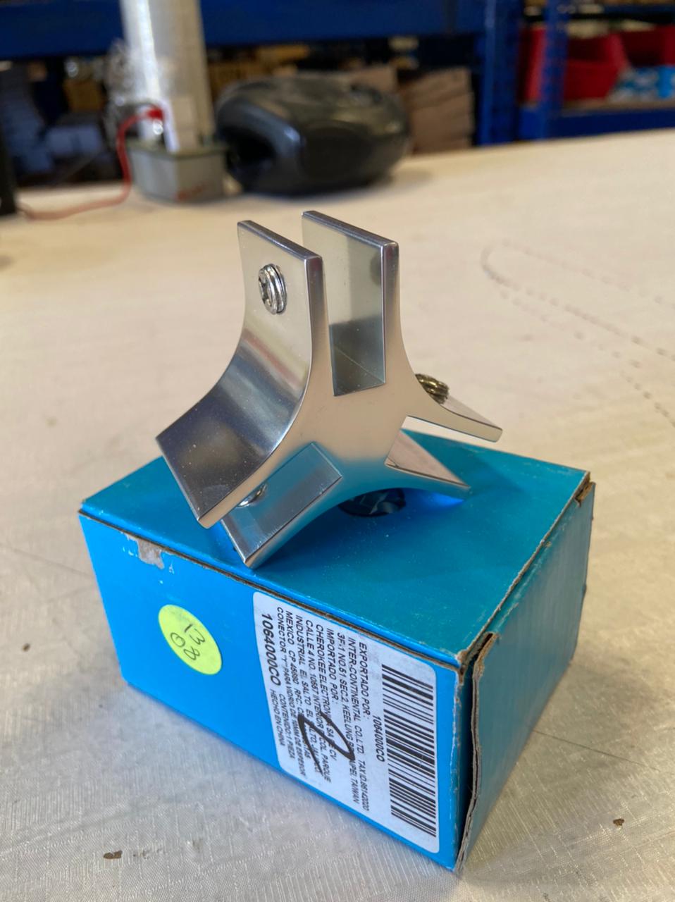 Glass to Glass "Y" Type Connector Finish SKU 1064