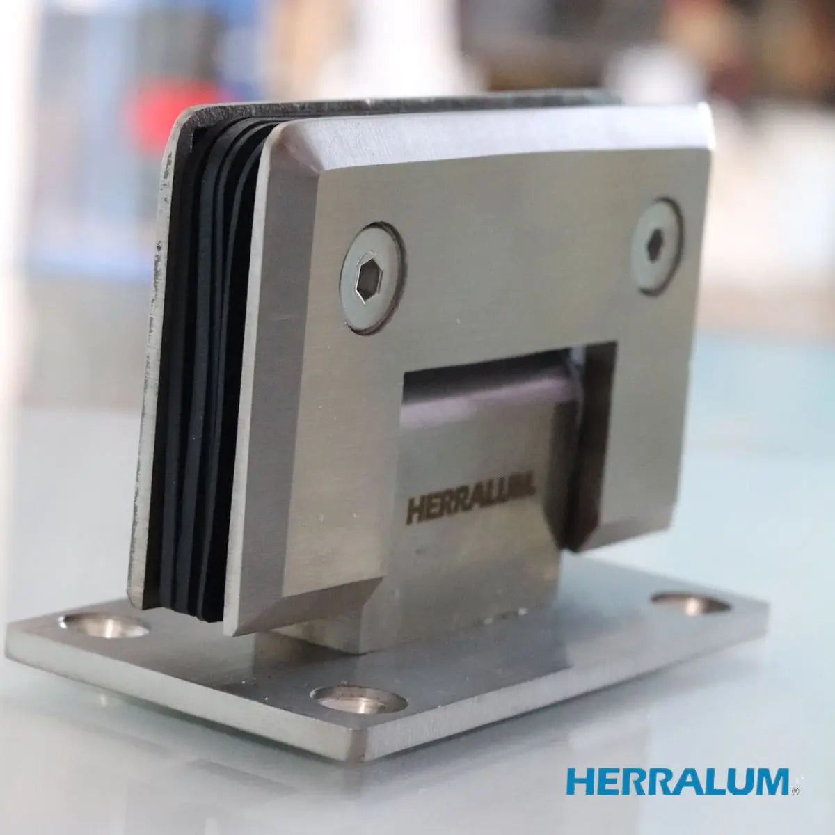 Bisagra Muro a VIdrio 180° Para Puertas de Cristal Templado 1033 Herralum HERRALUM 1033180SA