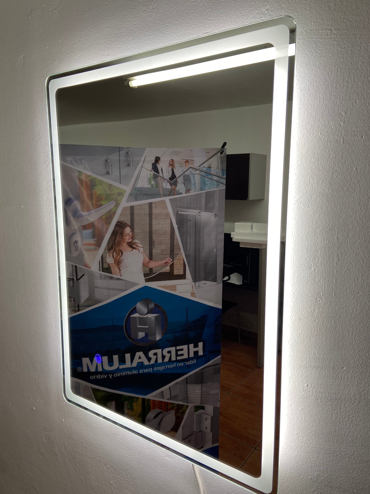 Luxury Rectangular Mirror With 3 Light Shades + Anti-Fog 60X80 cm